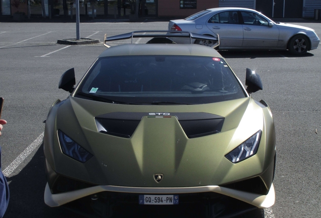 Lamborghini Huracán LP640-2 STO