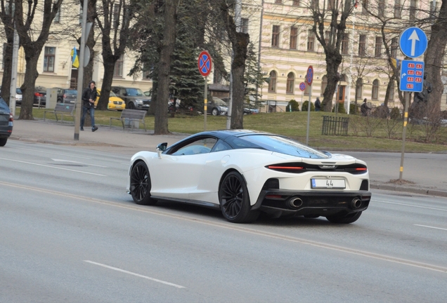 McLaren GT