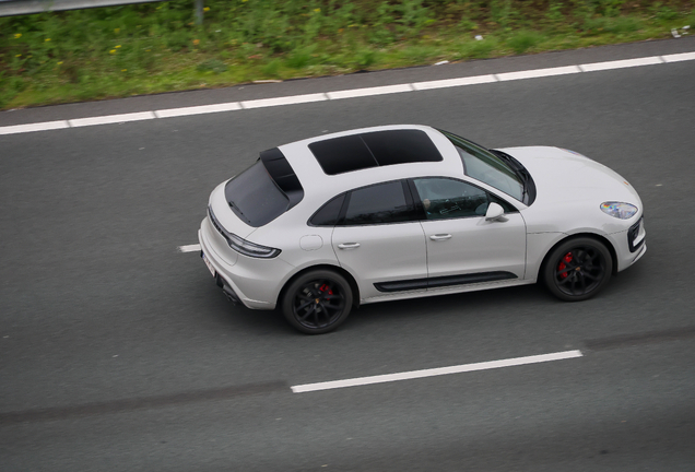 Porsche 95B Macan GTS MkIII