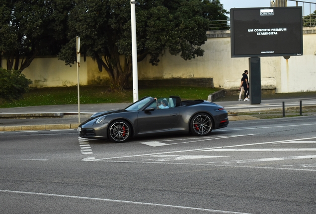 Porsche 992 Carrera 4S Cabriolet