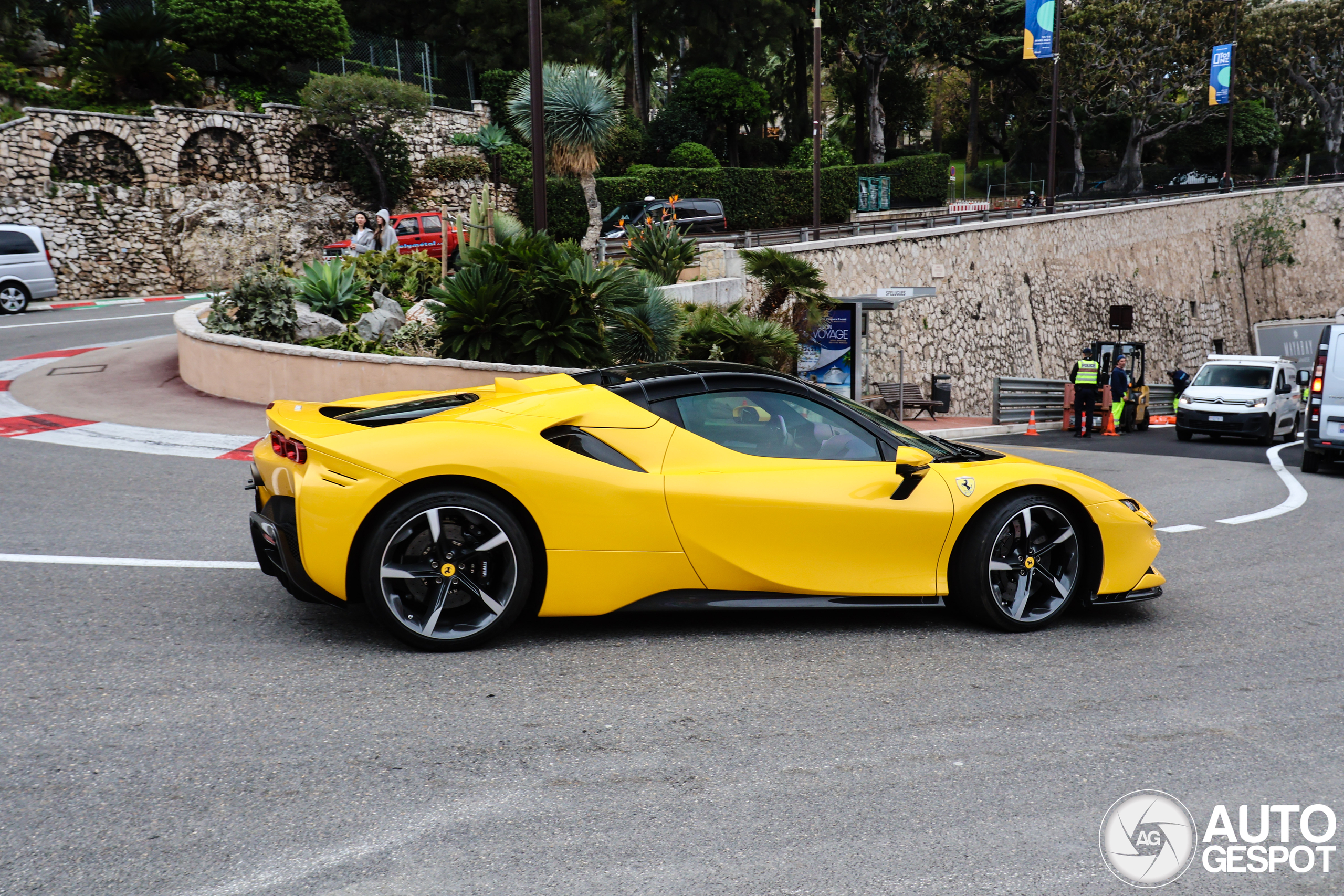 Ferrari SF90 Spider