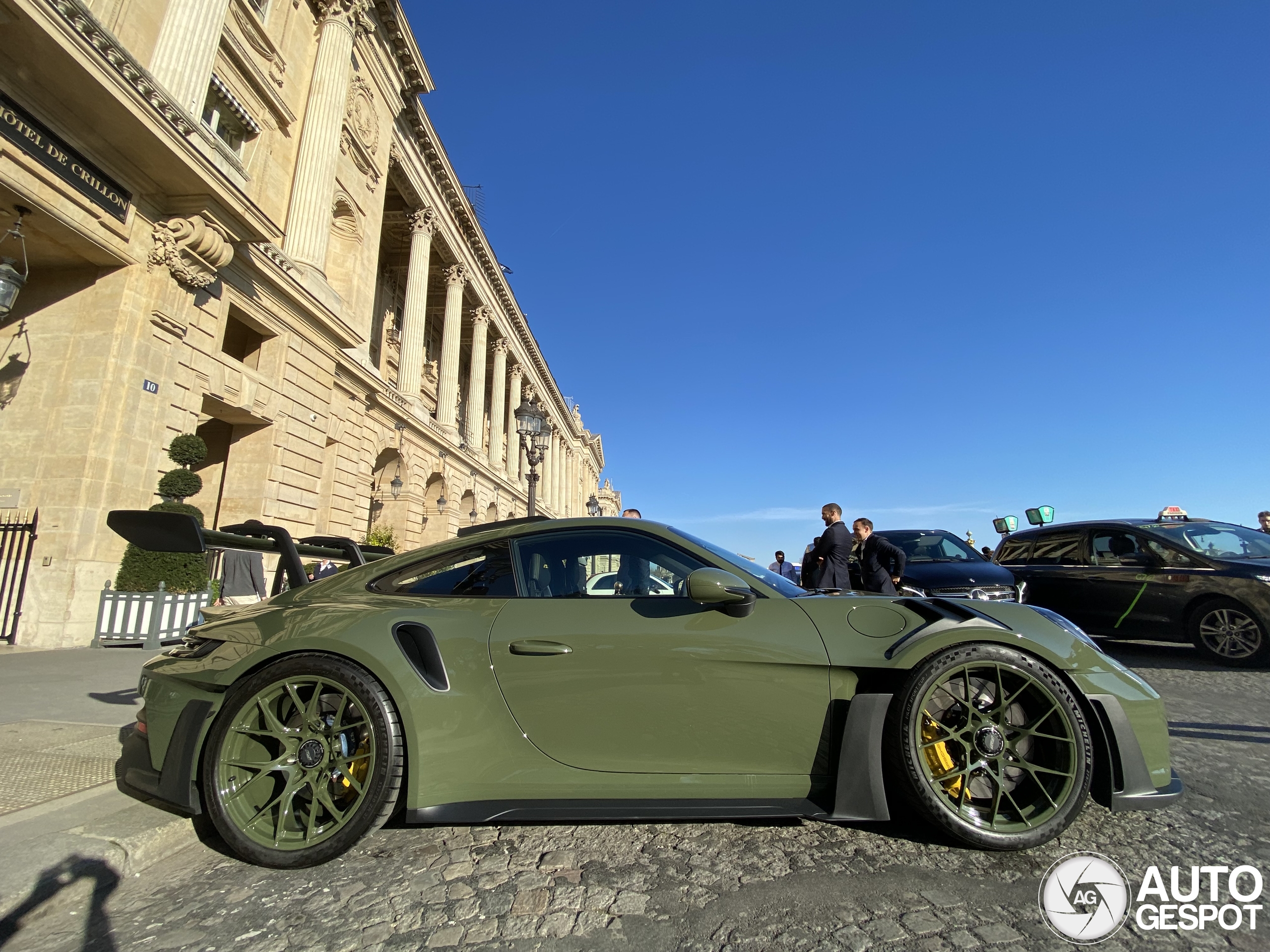 A rather extraordinary GT3 RS shows up in Paris.