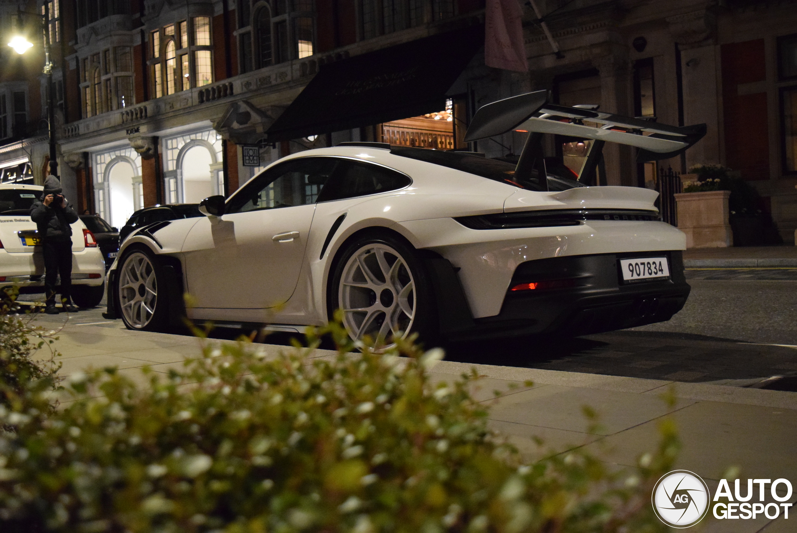 Porsche 992 GT3 RS Weissach Package