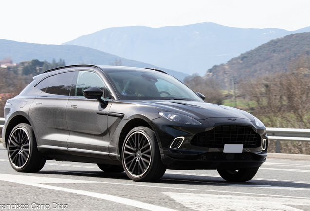 Aston Martin DBX