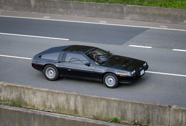 DeLorean DMC-12