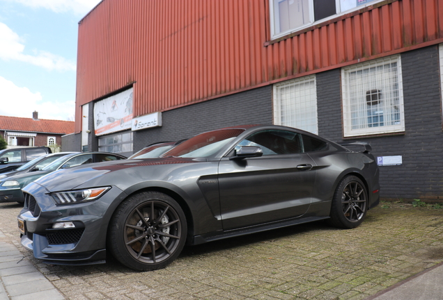 Ford Mustang Shelby GT350 2015