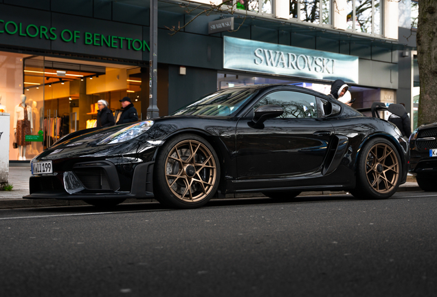 Porsche 718 Cayman GT4 RS Weissach Package