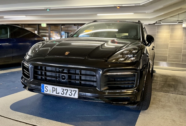 Porsche 9YA Cayenne GTS