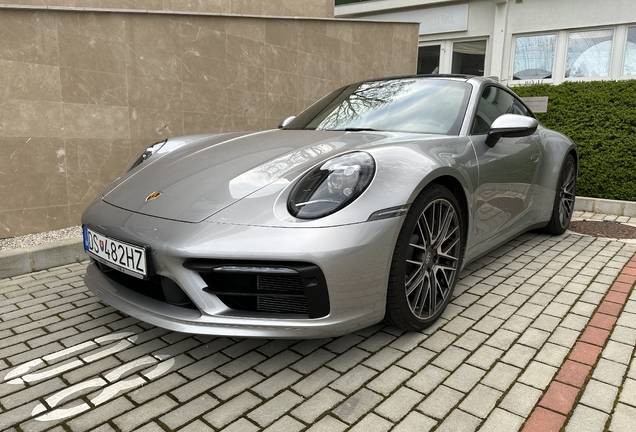 Porsche 992 Carrera 4S