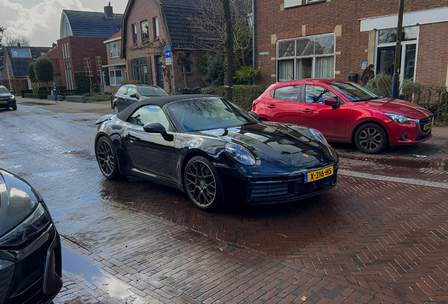 Porsche 992 Carrera 4S Cabriolet