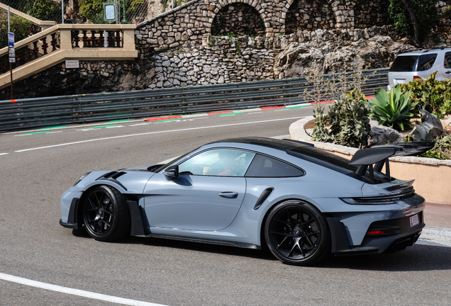 Porsche 992 GT3 RS Weissach Package