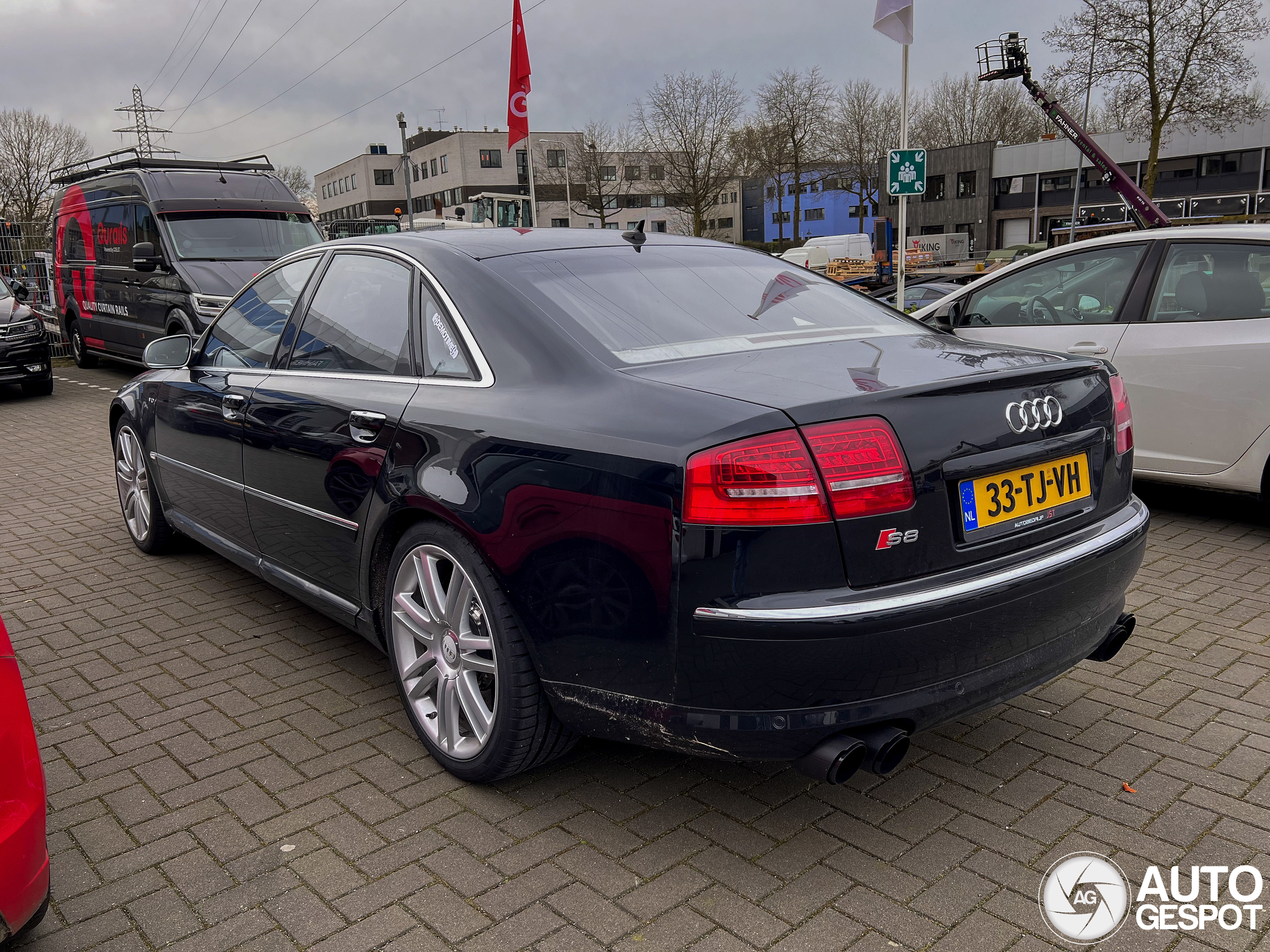 Audi S8 D3