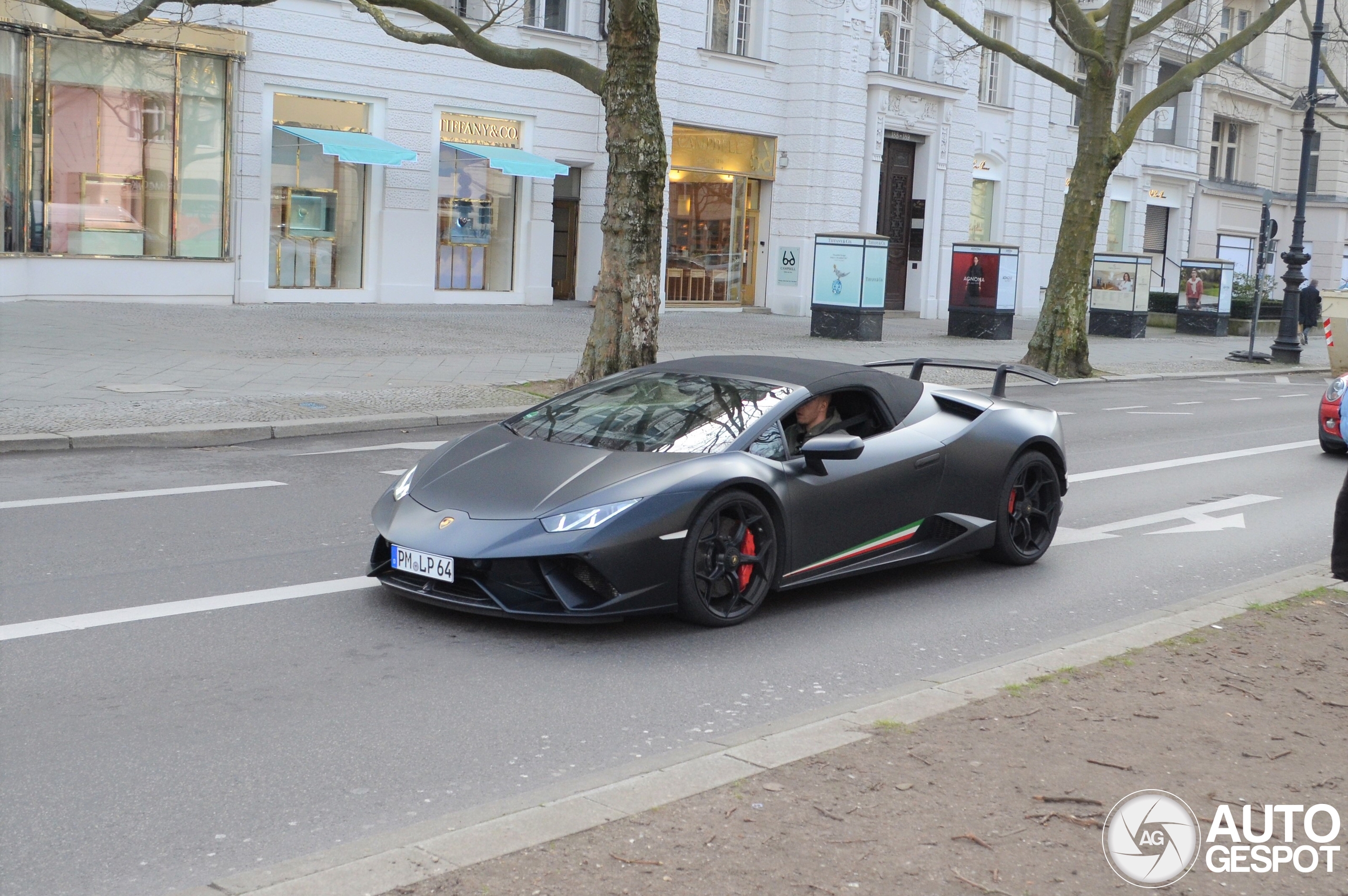 Lamborghini Huracán LP640-4 Performante Spyder