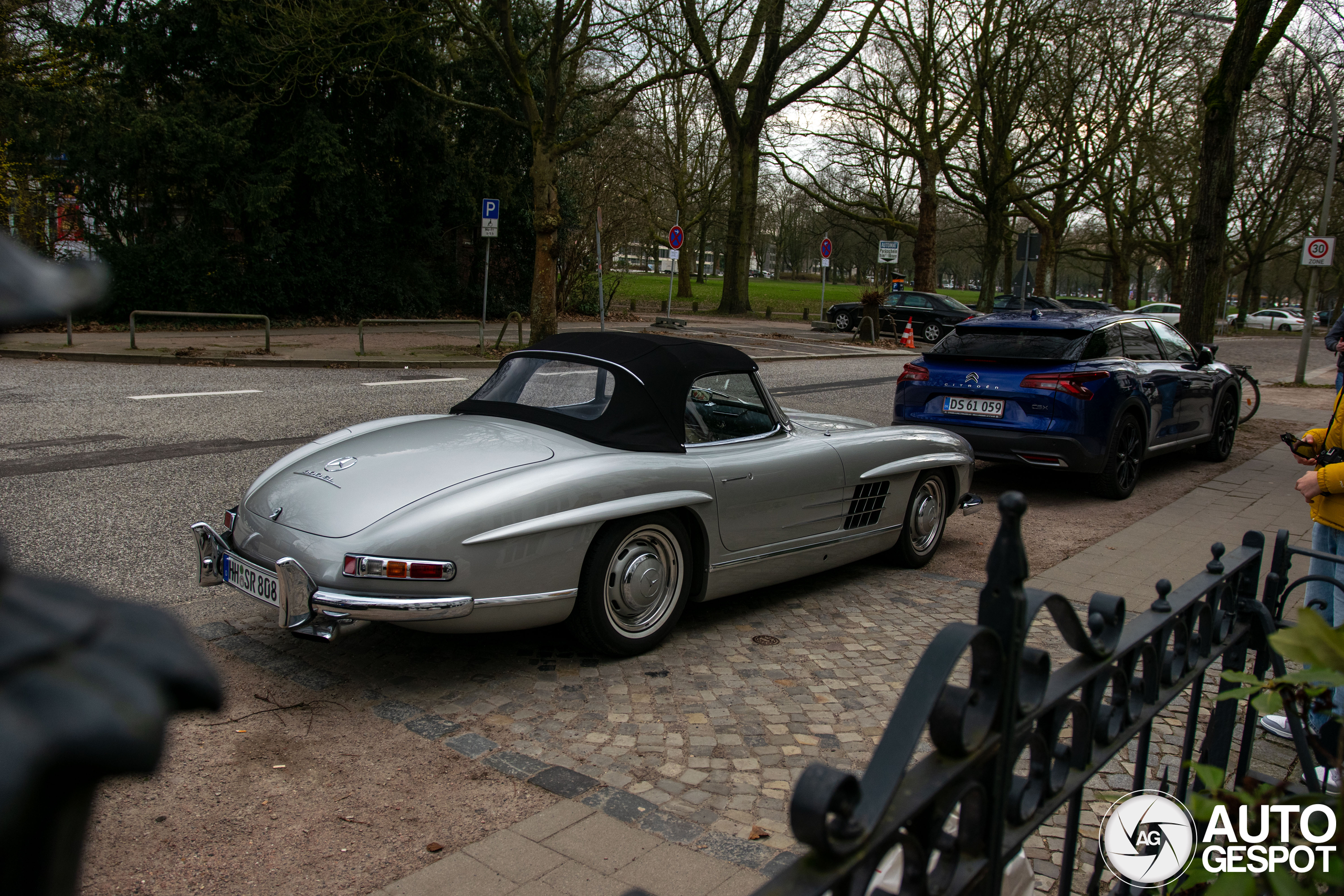 Mercedes-Benz 300SL Roadster