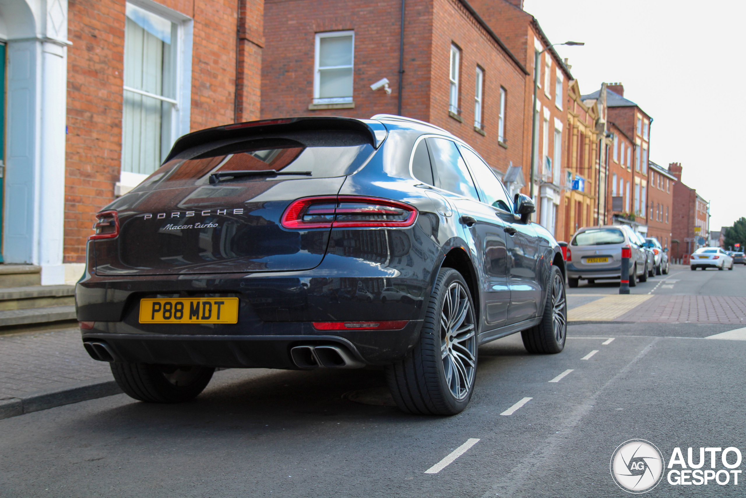 Porsche 95B Macan Turbo