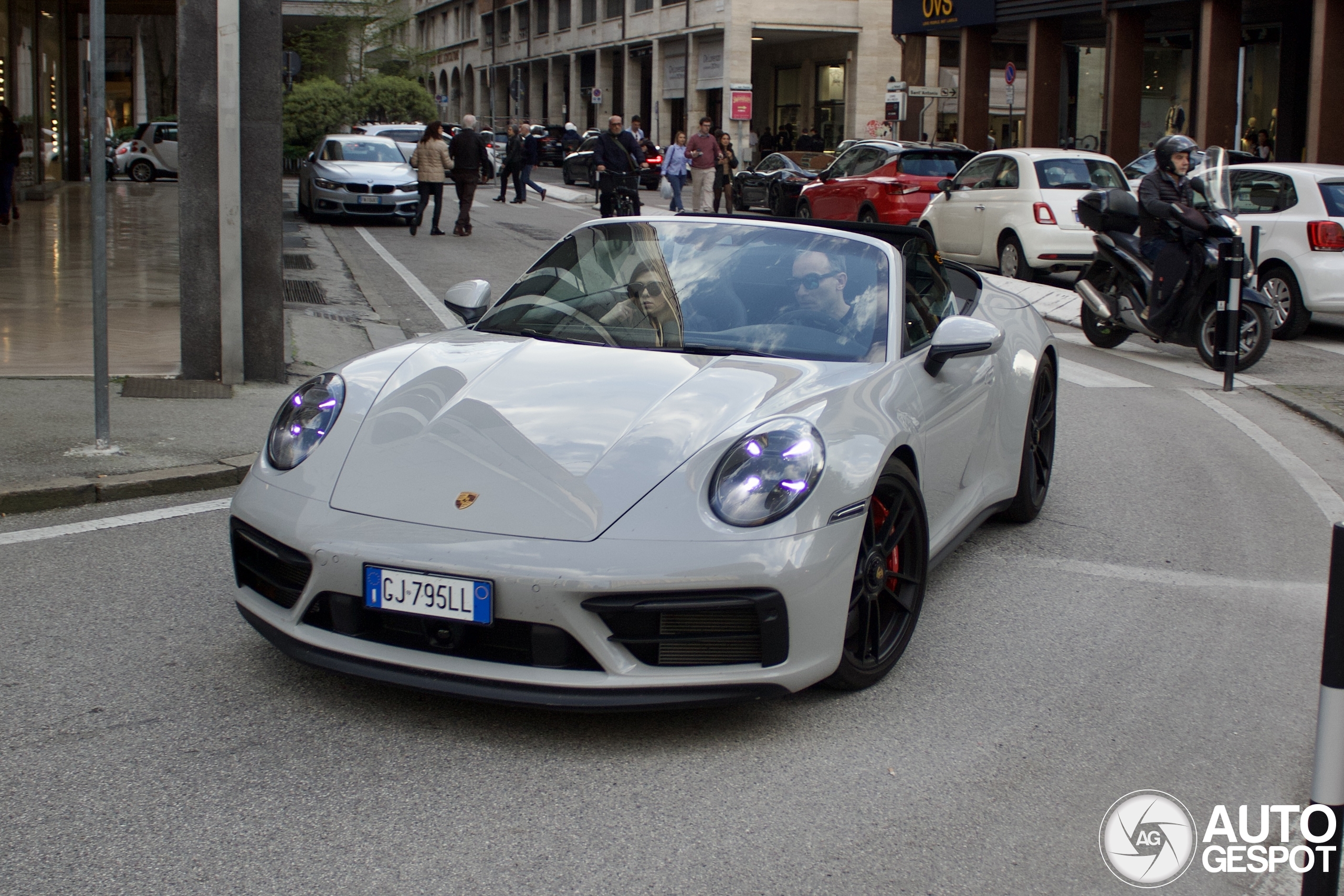 Porsche 992 Carrera 4 GTS Cabriolet