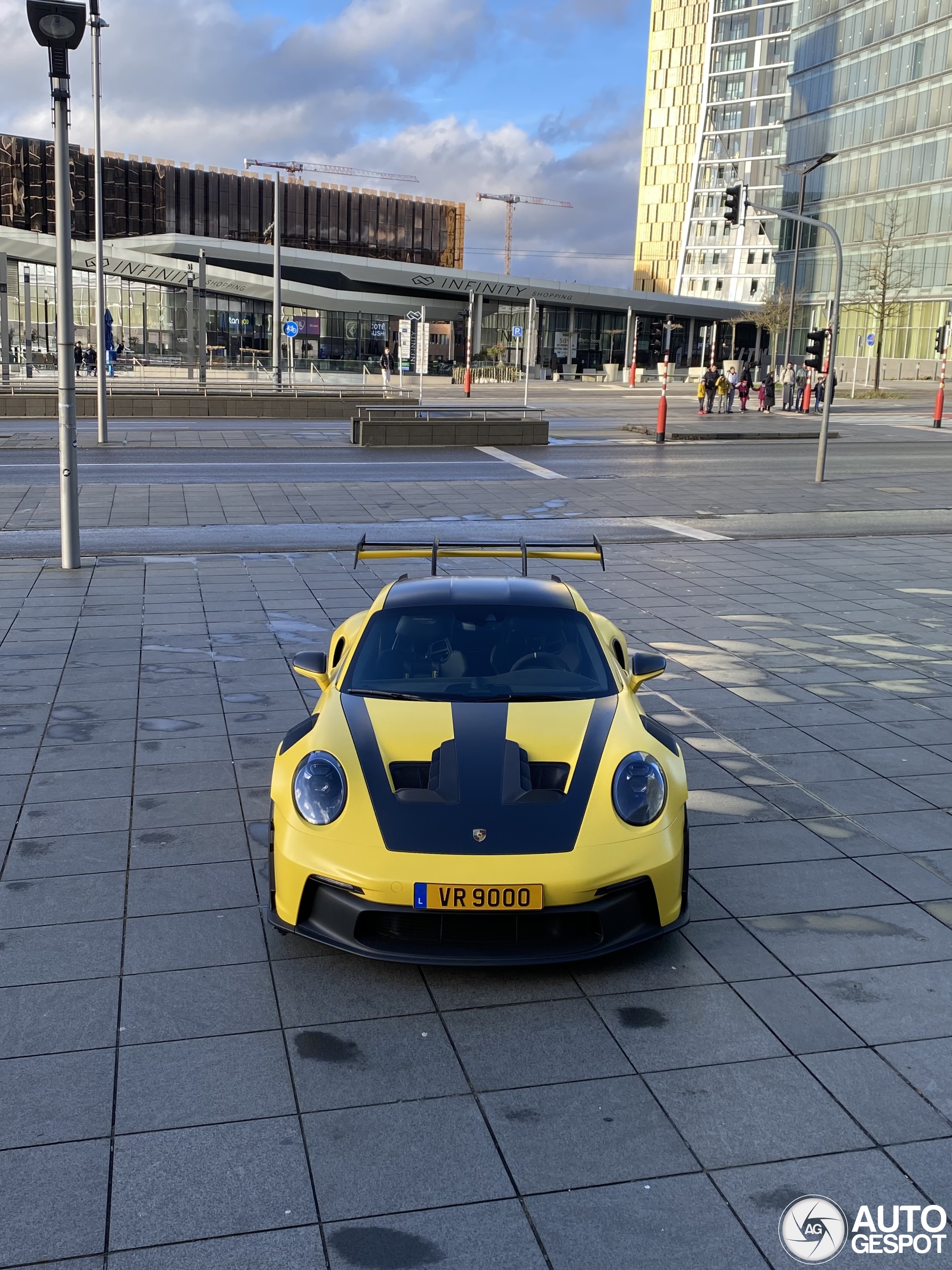 Porsche 992 GT3 RS Weissach Package