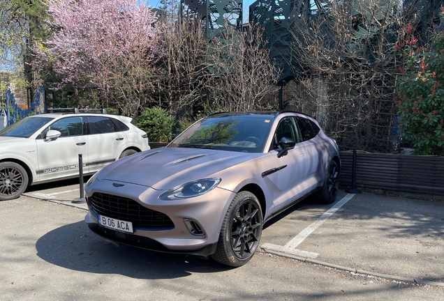 Aston Martin DBX