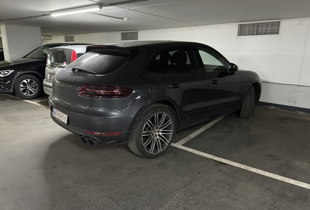 Porsche 95B Macan GTS