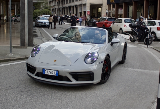 Porsche 992 Carrera 4 GTS Cabriolet