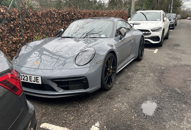 Porsche 992 Carrera GTS