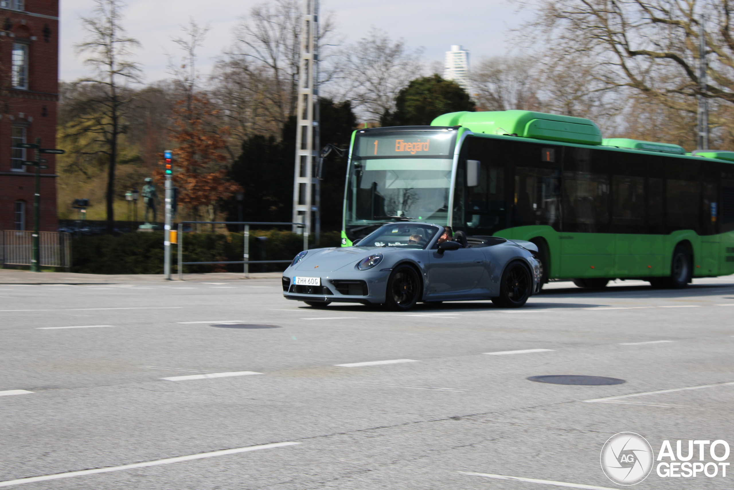 Porsche 992 Carrera 4 GTS Cabriolet