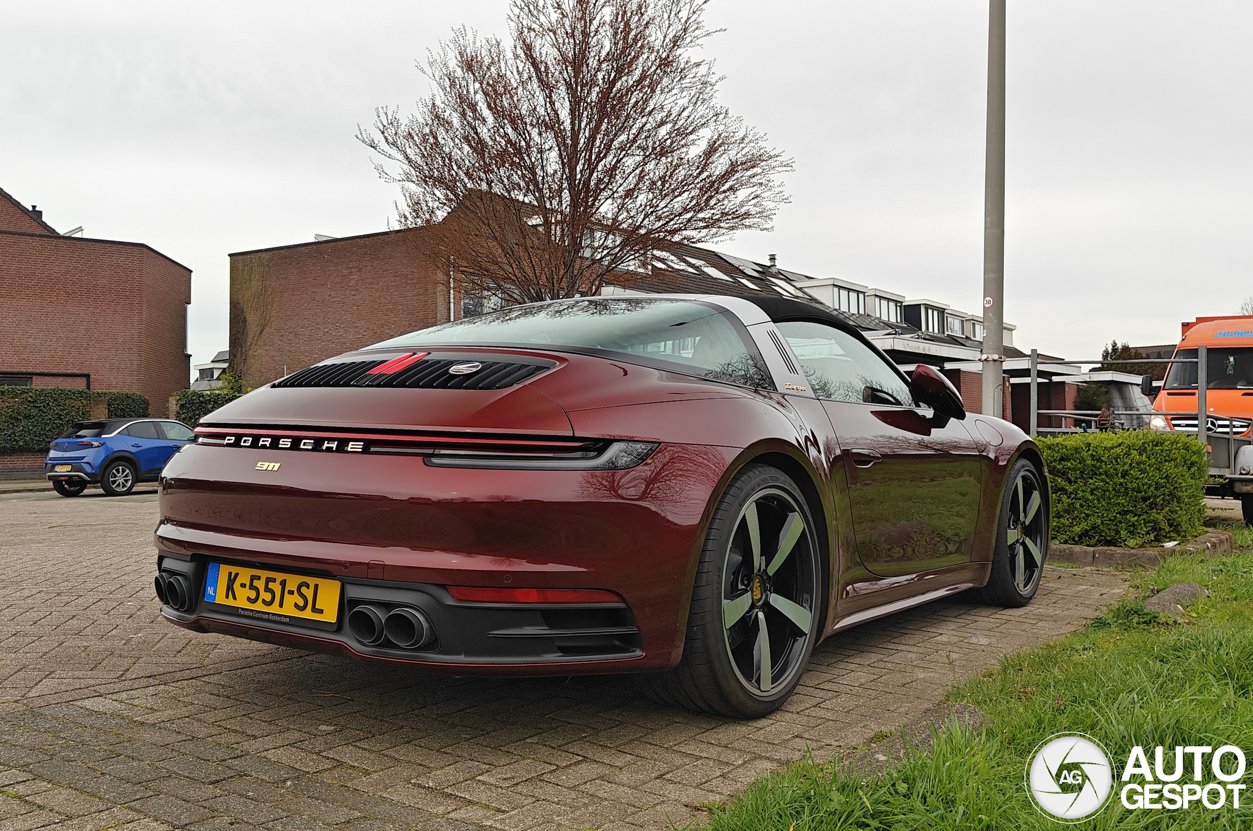 Porsche 992 Targa 4S Heritage Design Edition