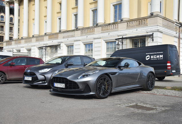 Aston Martin DB12