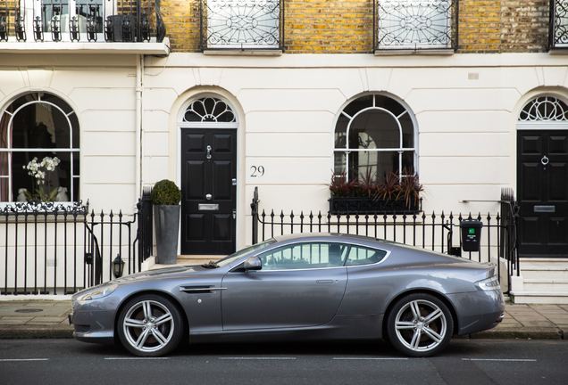 Aston Martin DB9