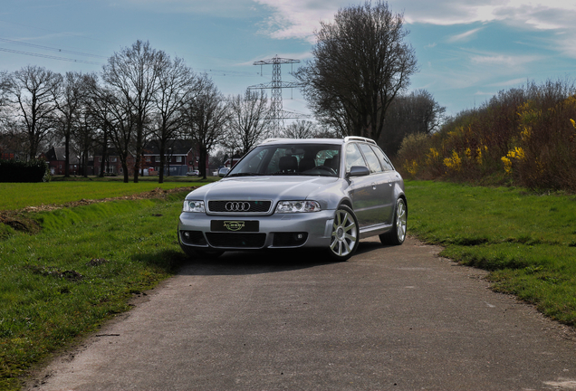 Audi RS4 Avant B5