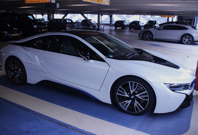 BMW i8