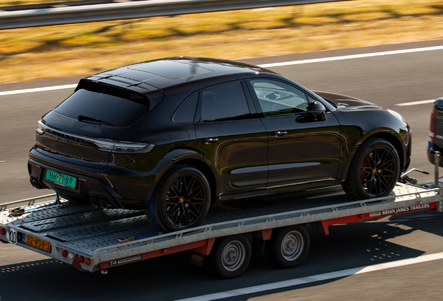 Porsche 95B Macan GTS MkIII