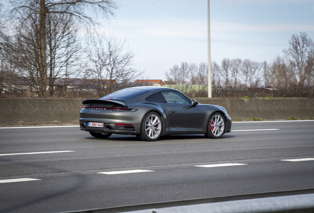 Porsche 992 Carrera 4S