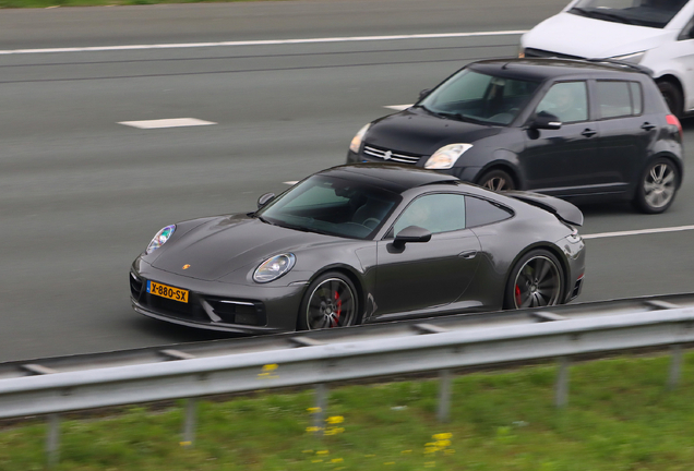 Porsche 992 Carrera 4S