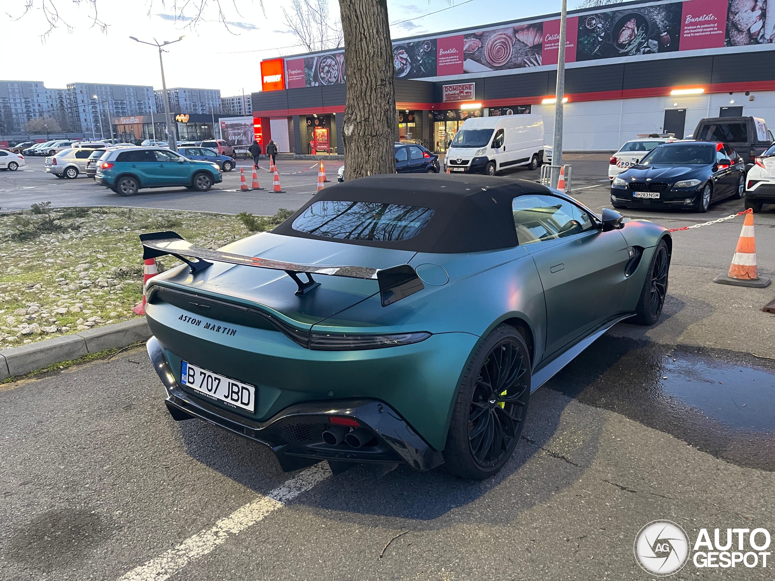 Aston Martin V8 Vantage Formula 1 Edition Roadster