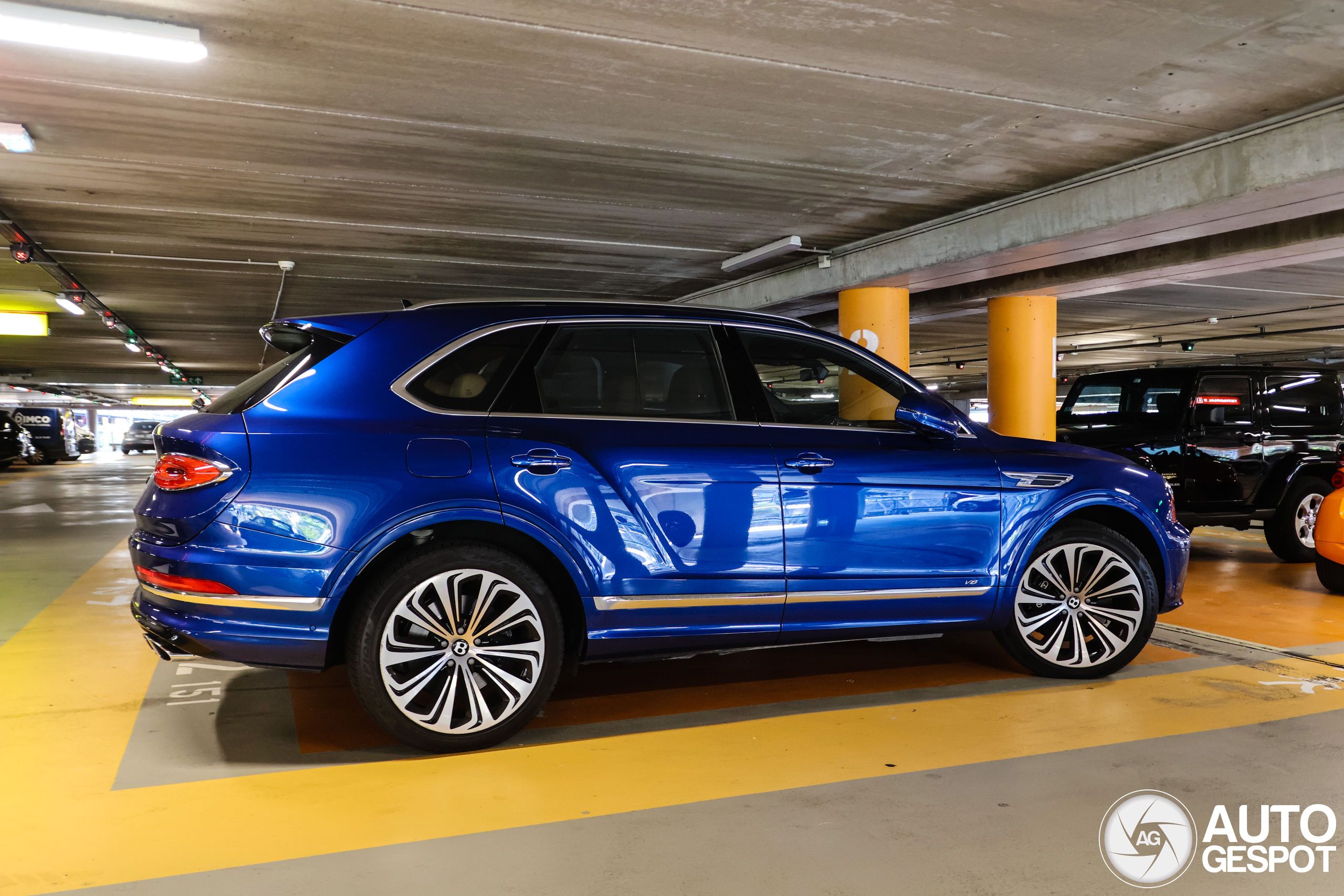 Bentley Bentayga V8 2021