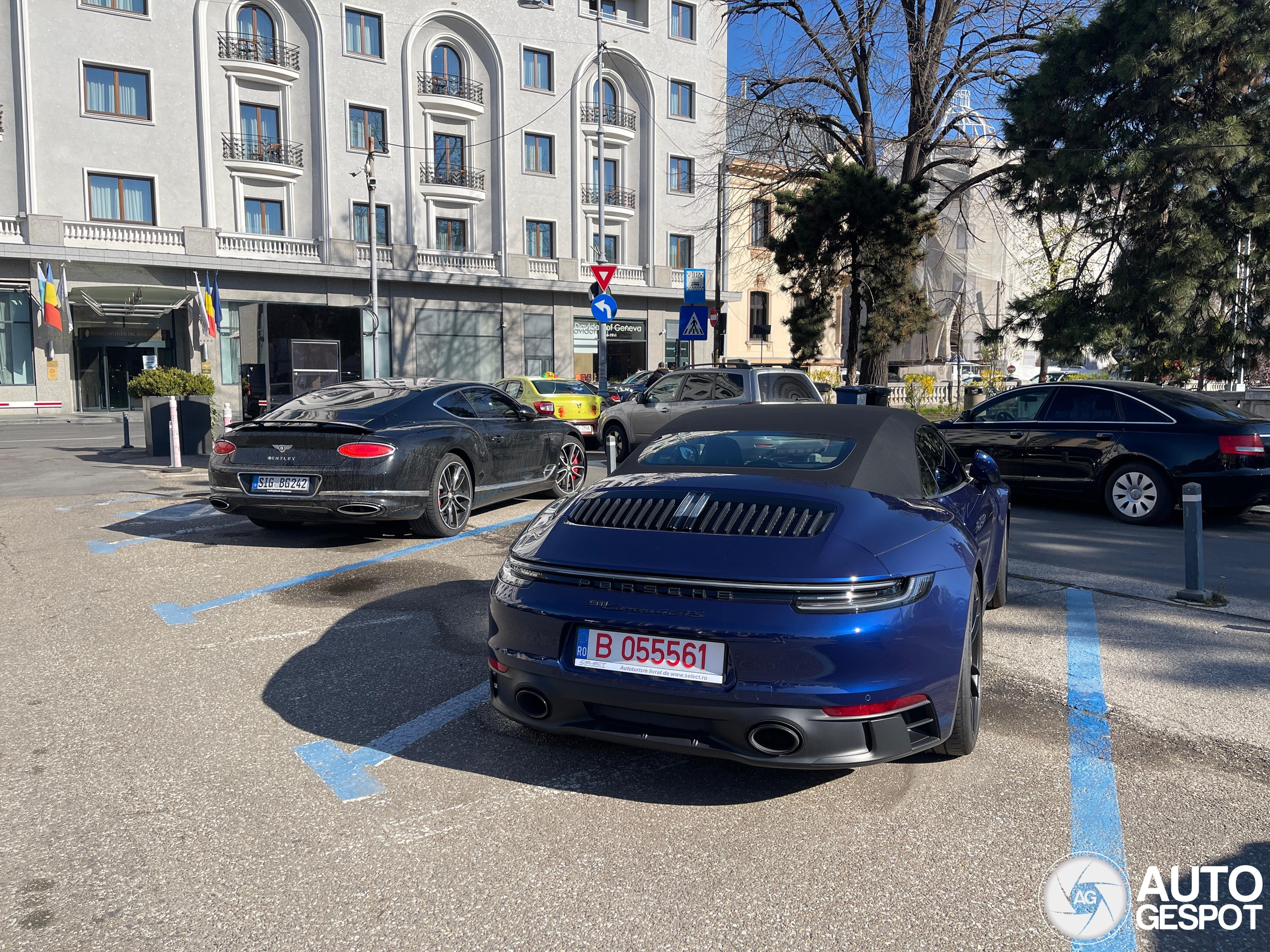 Porsche 992 Carrera 4 GTS Cabriolet