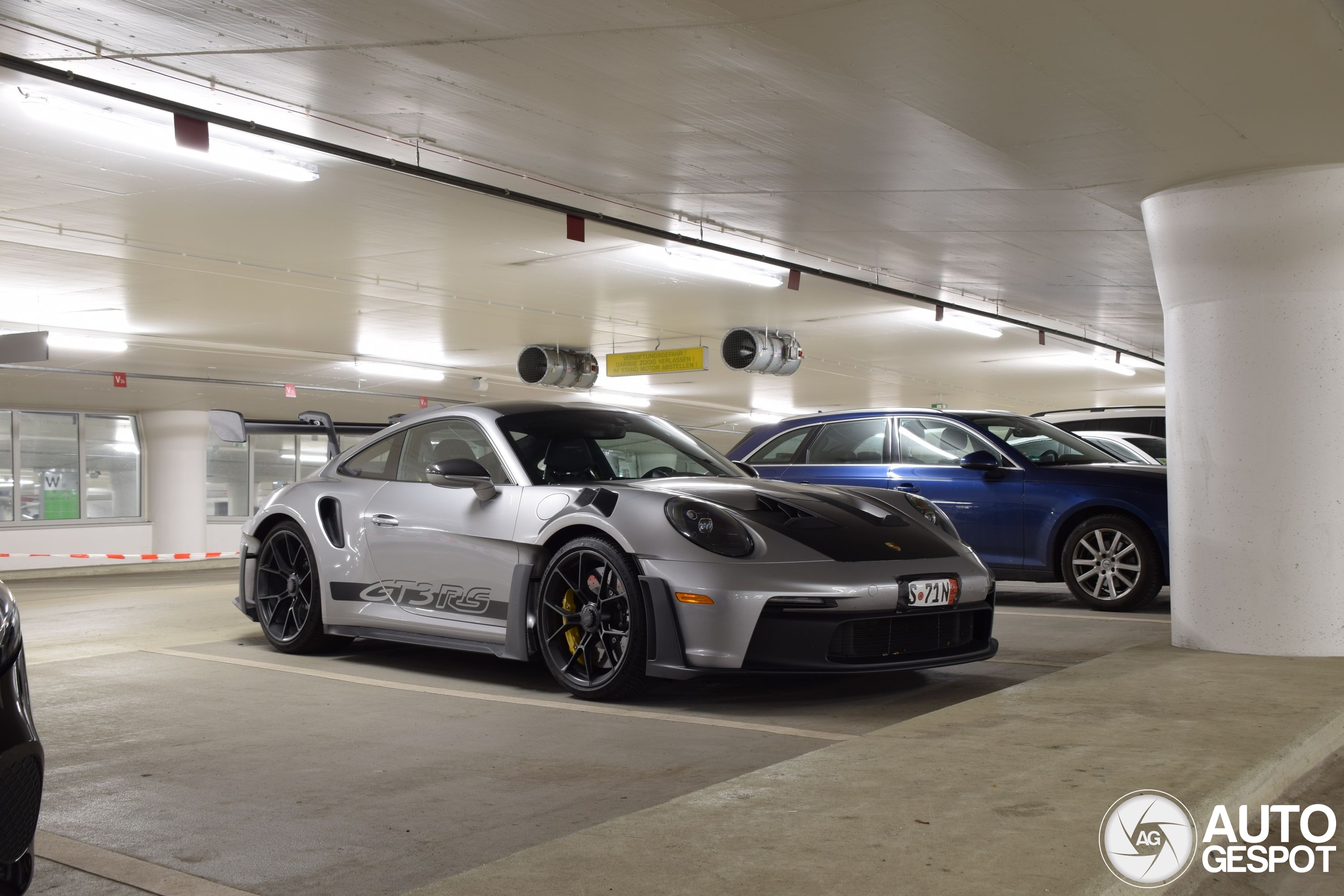 Porsche 992 GT3 RS Weissach Package