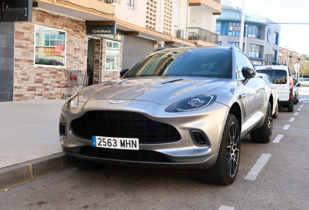 Aston Martin DBX