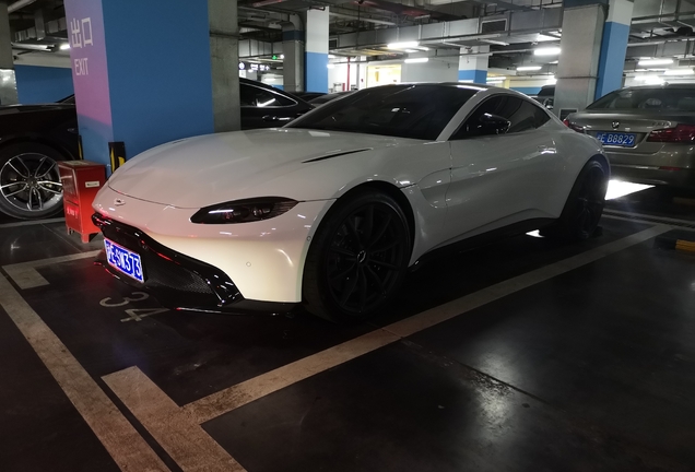 Aston Martin V8 Vantage 2018