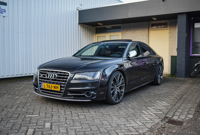 Audi S8 D4