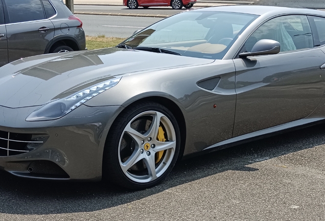 Ferrari FF