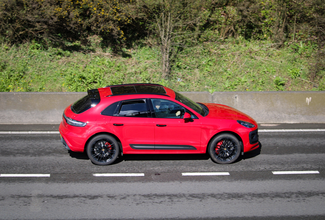 Porsche 95B Macan GTS MkIII