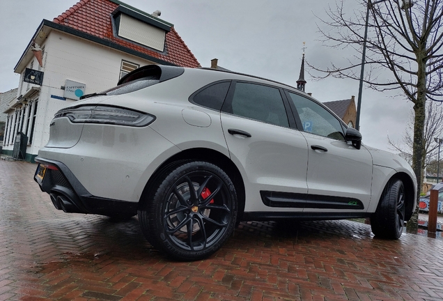 Porsche 95B Macan GTS MkIII