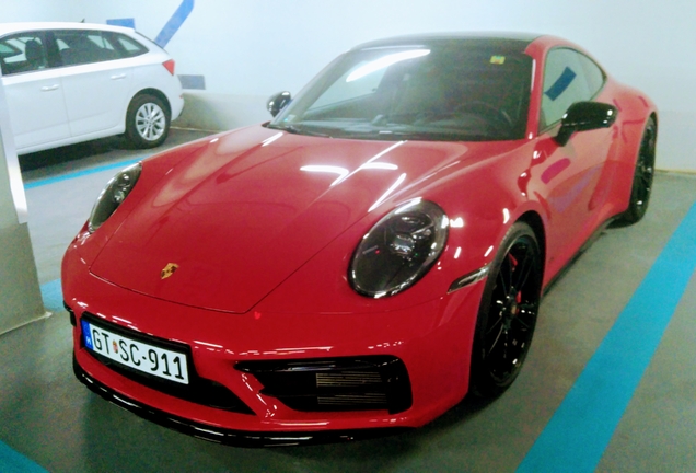 Porsche 992 Carrera 4 GTS