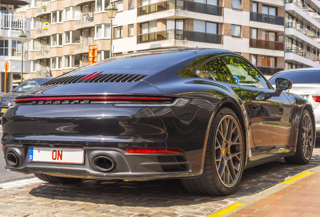 Porsche 992 Carrera 4S