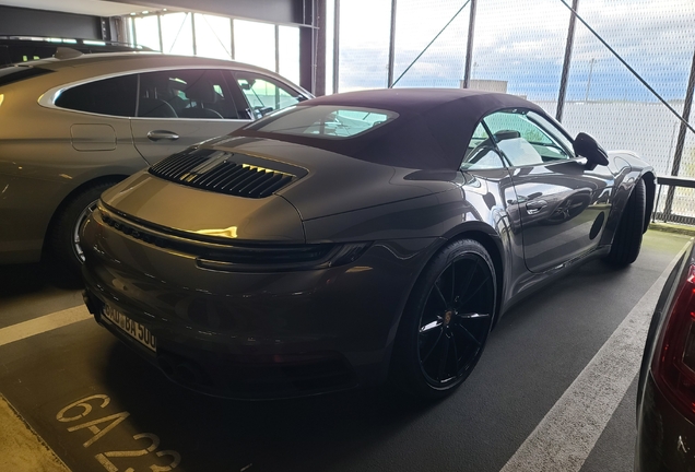 Porsche 992 Carrera 4S Cabriolet