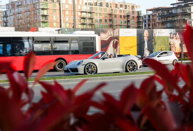 Porsche 992 Carrera 4S Cabriolet