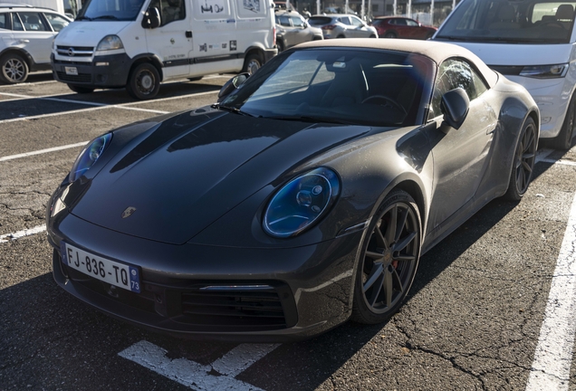 Porsche 992 Carrera 4S Cabriolet