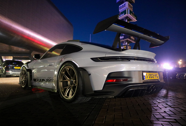 Porsche 992 GT3 RS Weissach Package